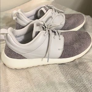 Women’s Nike Roshe